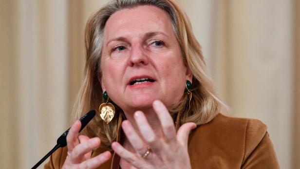 FILES-RUSSIA-AUSTRIA-CONFLICT-DIPLOMACY