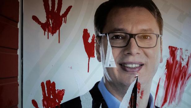 Ein Anti-Regierungs-Protest nach einem tödlichen Eisenbahnunglück in Novi Sad.