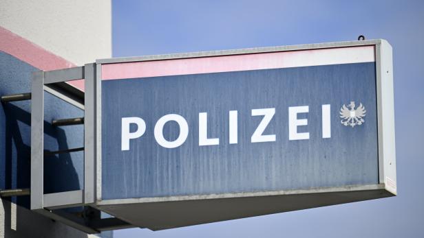 ++ THEMENBILD ++ POLIZEI / EXEKUTIVE / POLIZEIINSPEKTION /POLIZEIDIENSTSTELLE / POLIZEIWACHZIMMER