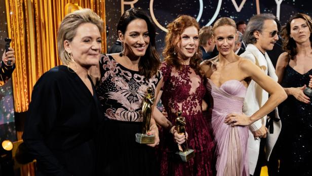 Power Frauen: ROMY-Gewinnerin Lisa Gadenstätter und Teresa Vogl mit Moderatorin Mirjam Weichselbraun 