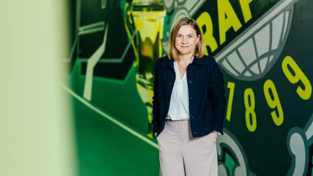 Rapid-Geschäftsführerin Daniela Bauer im Inneren des Allianz-Stadions.