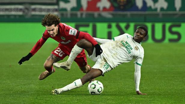 Rapids Amane (re.) gegen Omonia Nikosia