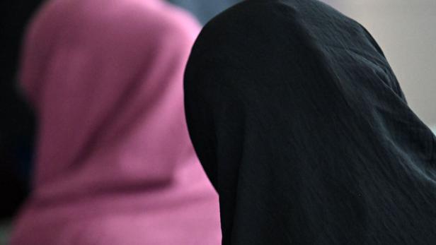 ++ THEMENBILD ++ KOPFTUCH / KOPFTUCHVERBOT / GESELLSCHAFT / DEMOGRAFIE / BEVÖLKERUNG / BEVÖLKERUNGSWACHSTUM / BEVÖLKERUNGSENTWICKLUNG / ISLAM / MIGRATION