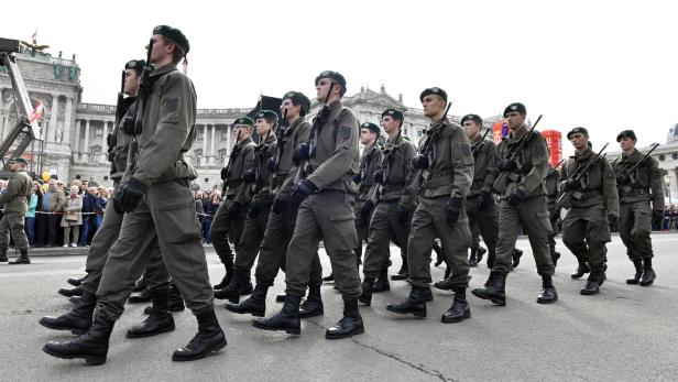 NATIONALFEIERTAG 2017 - ANGELOBUNG: REKRUTEN