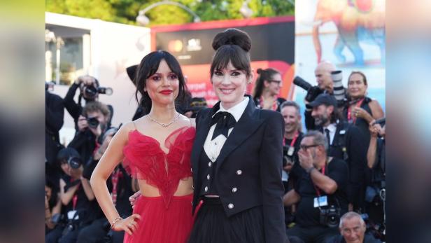 Jenna Ortega und Winona Ryder bei Pressetermin