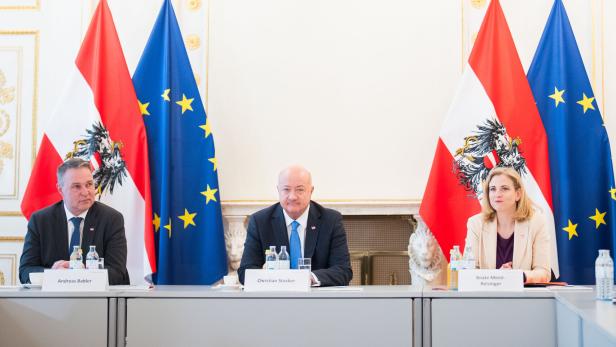 PG BUNDESKANZLERAMT "EIN JAHR BUNDESREGIERUNG": BABLER / STOCKER / MEINL-REISINGER