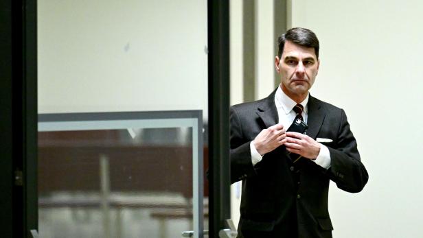 Der frühere Generalsekretär im Außenministerium, Johannes Peterlik, am Wiener Landesgericht