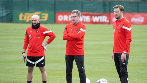 Onur Cinel (li.), Ralf Rangnick und Lars Kornetka