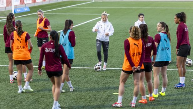 Die FIFA will mehr Trainerinnen sehen