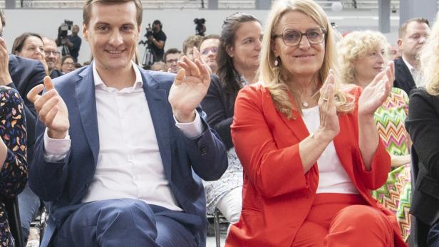 Landesparteivorsitzender Sven Hergovich, Staatssekretärin Ulrike Königsberger-Ludwig 