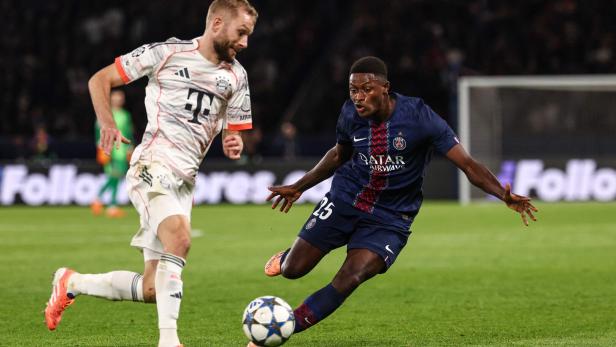 Konrad Laimer (li.) will mit dem FC Bayern ins Endspiel der Champions League einziehen. Im Semifinale kommt es zum Duell mit Titelverteidiger Paris SG