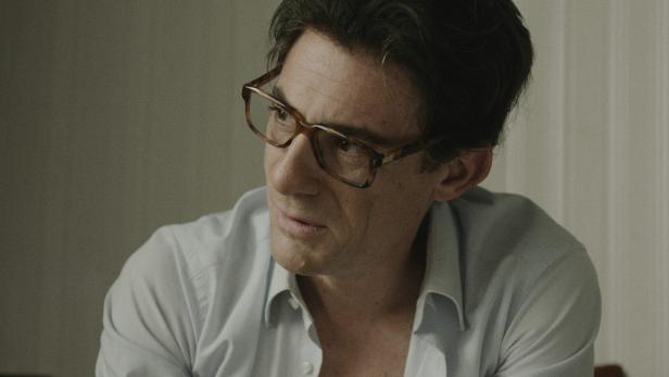 Elio Germano als Enrico Berlinguer.