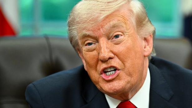 US President Trump meets members of the Artemis II space mission in the Oval Office