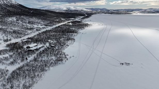 FINLAND-CLIMATE-ENVIRONMENT-DIVING-POLAR-SCIENCE