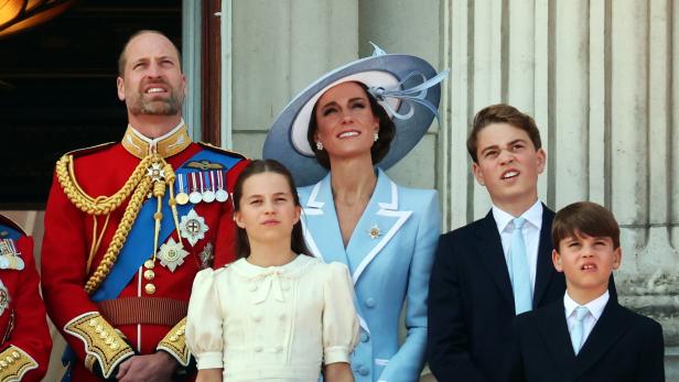 Royal Family auf dem Palastbalkon bei der Trooping the Colour Parade