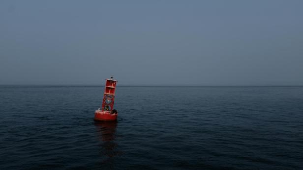 Boje auf offenem Meer.