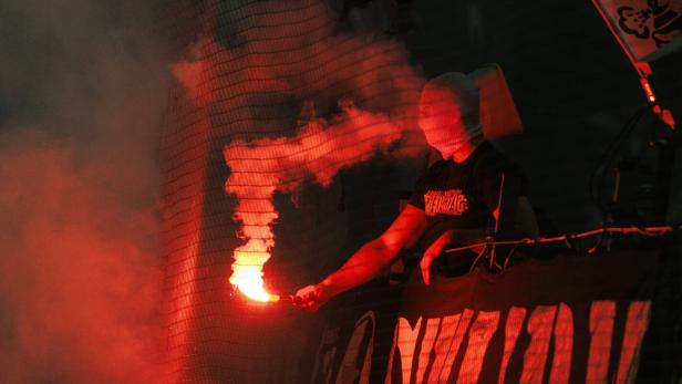 Fans und Pyrotechnik