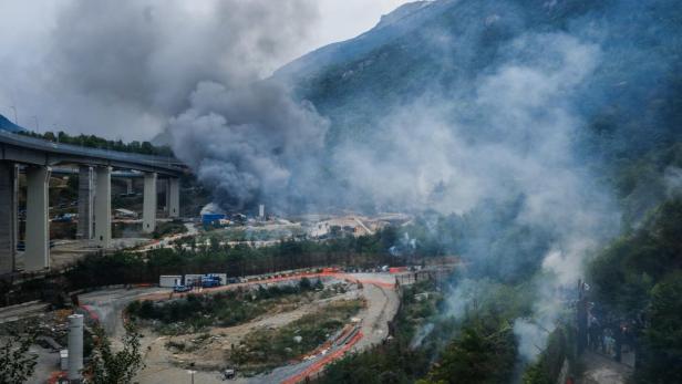 No Tav protesters clash with police at Susa Valley railway line work site