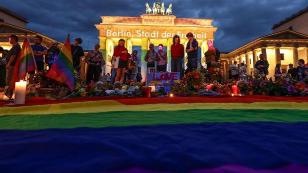 People mourn in Berlin after vehicle drives into CSD Pride event