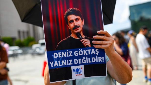 FILES-TURKEY-POLITICS-CULTURE-ARREST-DEMO