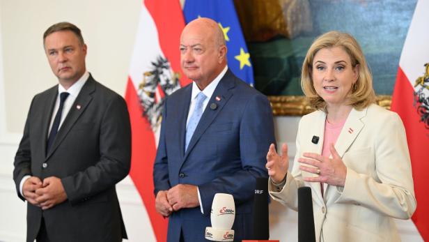 MINISTERRAT: DOORSTEPS / BABLER (SPÖ) / STOCKER (ÖVP) / MEINL-REISINGER (NEOS)