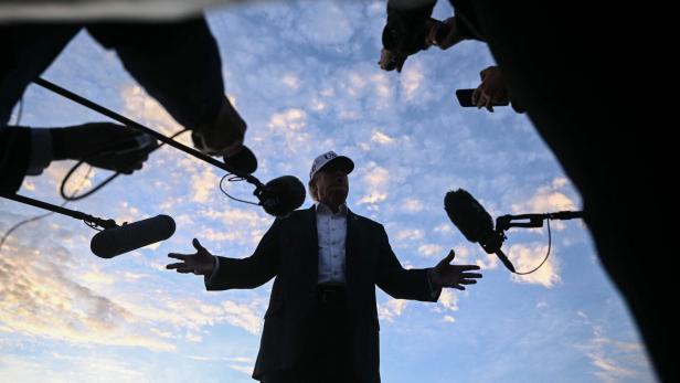 IRELAND-US-DIPLOMACY-GOLF