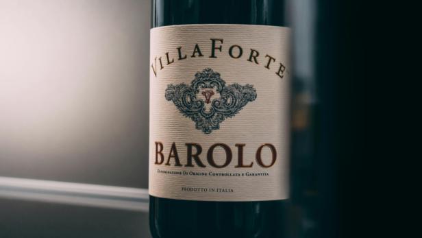 Weinflasche mit der Aufschrift Barolo