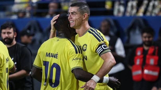 Ronaldo lässt sich gratulieren.