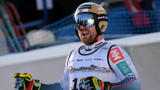 FILE PHOTO: FIS Alpine Ski World Cup - Men's Downhill Training