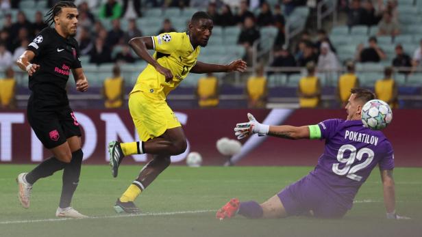 Eine Spielszene von Sabah Baku gegen Dortmund