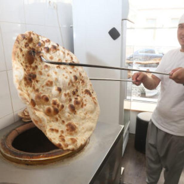 Brot frisch aus dem Lehmofen.